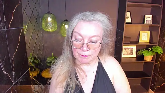 NataliMellow online show from May 18, 2026, 1:16 pm