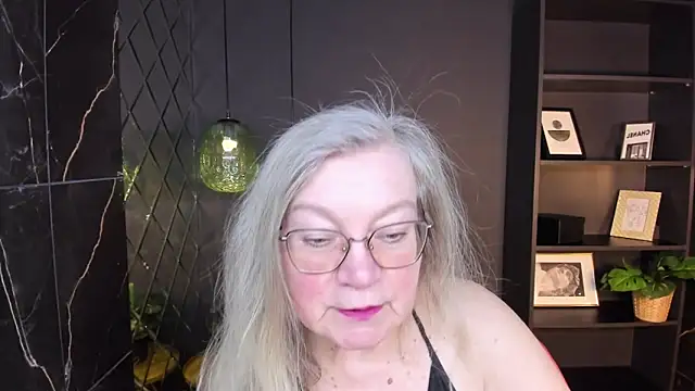 NataliMellow online show from February 3, 2026, 1:16 pm