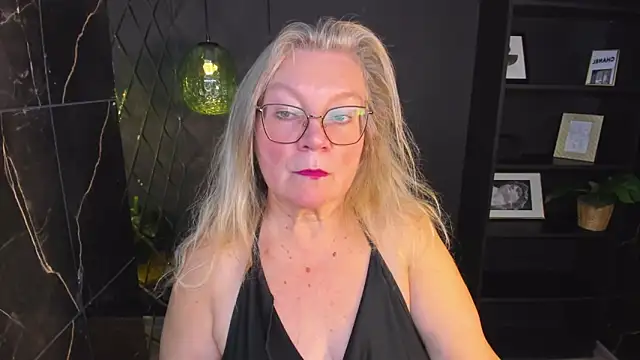 NataliMellow online show from October 27, 2025, 1:12 pm