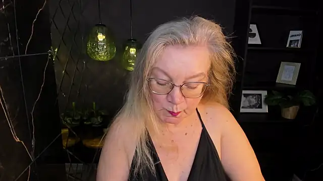 NataliMellow online show from November 30, 2025, 1:12 pm