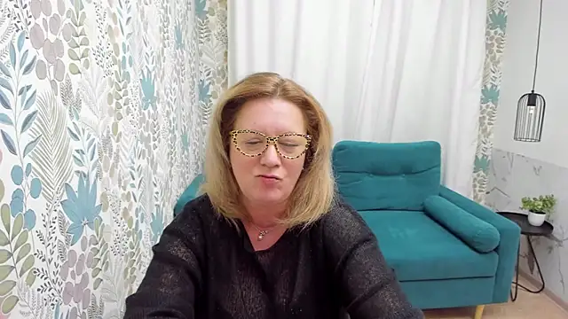 LeaPure online show from March 8, 2025, 8:22 am