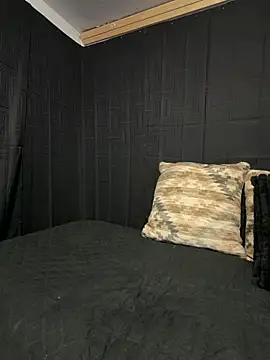 Rakiyahcharms online show from March 28, 2026, 6:47 am