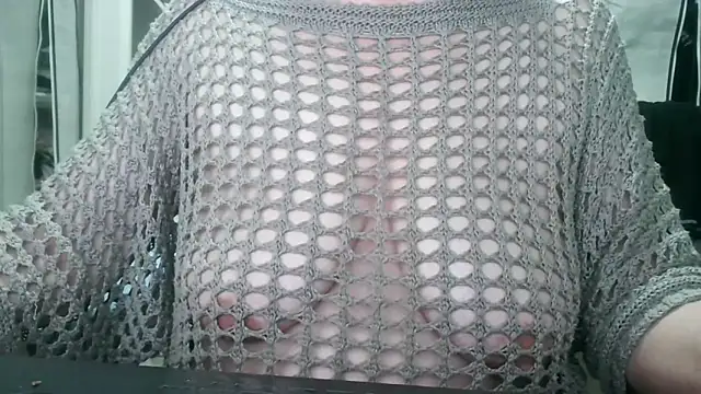 Snapshot of heidi60 chatting on December 5, 2025, 8:35 am heidi60 online show from December 5, 2025, 8:35 am