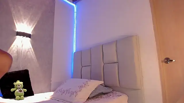 CRAZYBOYLOVE online show from September 15, 2025, 11:32 am