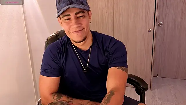 CRAZYBOYLOVE online show from February 11, 2026, 11:32 am