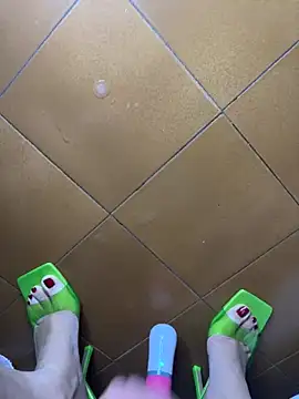 Snapshot of Wet-Pussycat chatting on February 20, 2025, 11:21 pm Wet-Pussycat online show from February 20, 2025, 11:21 pm