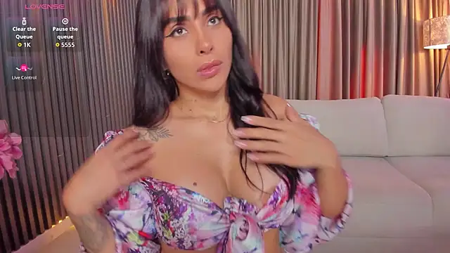 Snapshot of Sarah_Stone_ chatting on June 2, 2026, 9:37 pm Sarah Stone online show from June 2, 2026, 9:37 pm