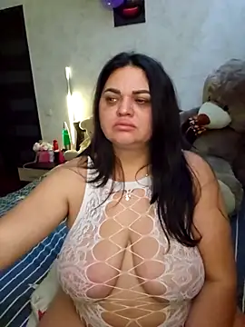 littleRikka online show from April 12, 2026, 8:01 pm