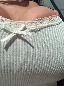 Snapshot of _Rapunzel_ chatting on February 6, 2026, 8:38 pm Rapunzel online show from February 6, 2026, 8:38 pm