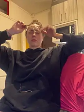 ladyturtle online show from April 11, 2026, 7:17 pm