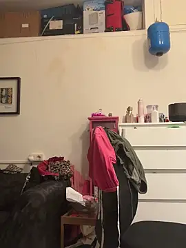 ladyturtle online show from April 2, 2026, 8:37 pm