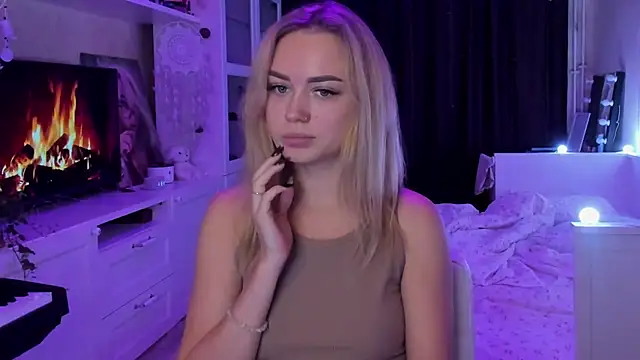 Snapshot of MaryDreaminess chatting on October 11, 2025, 8:32 pm MaryDreaminess online show from October 11, 2025, 8:32 pm