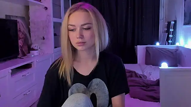 Snapshot of MaryDreaminess chatting on September 18, 2025, 8:23 pm MaryDreaminess online show from September 18, 2025, 8:23 pm