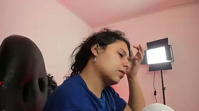 AbbyTaylorr online show from November 28, 2025, 5:57 pm