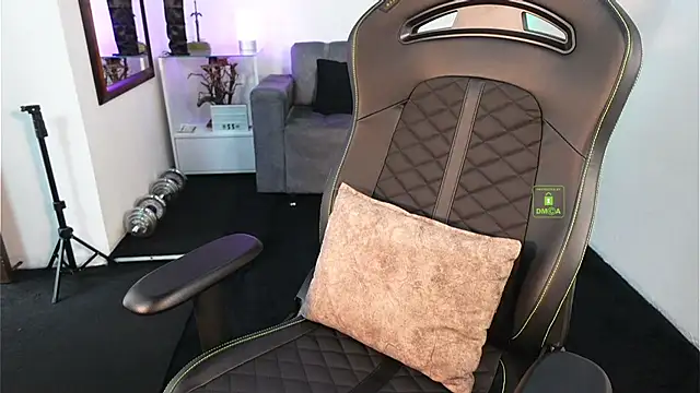 Snapshot of knimh chatting on March 4, 2026, 5:31 pm knimh online show from March 4, 2026, 5:31 pm