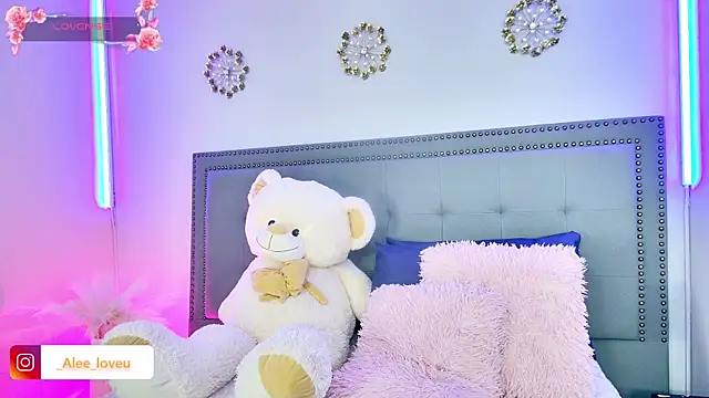 ale lovee online show from September 26, 2025, 1:23 am