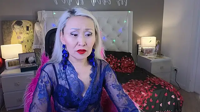 Snapshot of RoxalanaStar chatting on February 22, 2026, 8:21 pm RoxalanaStar online show from February 22, 2026, 8:21 pm