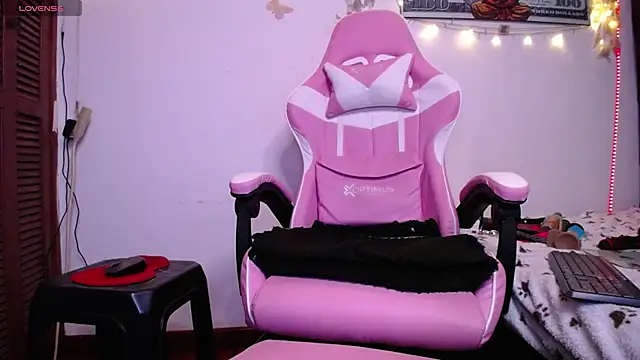 Jessi Evans online show from September 25, 2025, 11:49 am