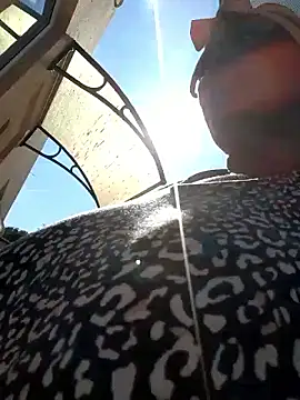 Snapshot of SWEETDOLLY29XX chatting on February 4, 2026, 6:52 am SWEETDOLLY29XX online show from February 4, 2026, 6:52 am