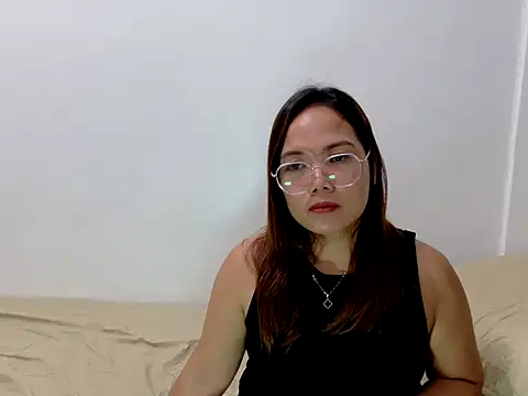 BURBERRY69 online show from May 22, 2026, 12:14 pm
