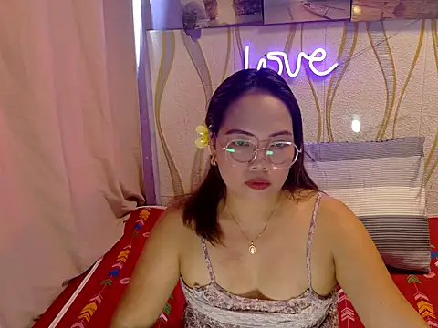 BURBERRY69 online show from February 28, 2026, 8:14 am