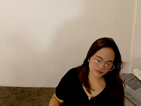 BURBERRY69 online show from April 8, 2026, 12:17 pm