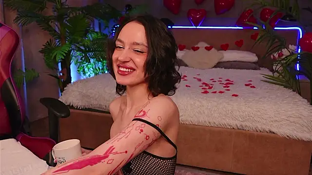 Devilinee online show from February 11, 2026, 6:57 am