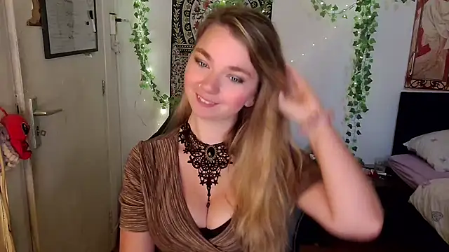 Snapshot of Thegirlbehindthemask chatting on June 10, 2026, 5:03 pm Thegirlbehindthemask online show from June 10, 2026, 5:03 pm