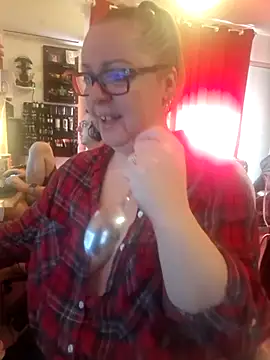 Snapshot of cplcokins34 chatting on November 15, 2025, 8:40 am cplcokins34 online show from November 15, 2025, 8:40 am