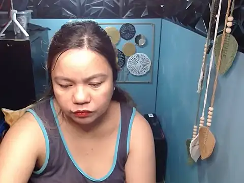 ambersmile online show from November 14, 2025, 10:35 pm