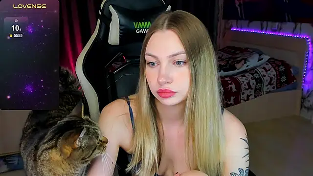 BiMolly online show from September 30, 2025, 10:16 pm