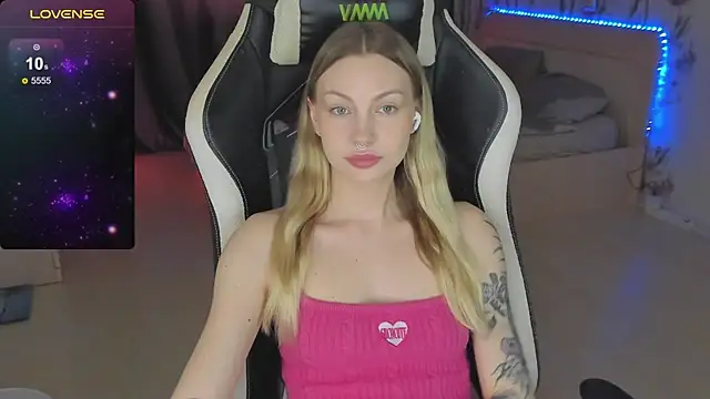 BiMolly online show from March 14, 2025, 9:35 am