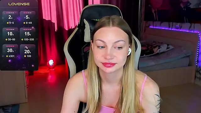 BiMolly online show from September 13, 2025, 8:47 am