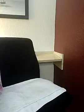 PichyPrettyPussy online show from January 2, 2025, 5:14 am