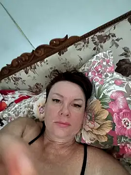 Snapshot of _lady_red_ chatting on October 6, 2025, 6:25 am lady red online show from October 6, 2025, 6:25 am