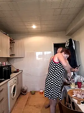 Snapshot of _lady_red_ chatting on September 23, 2025, 2:13 pm lady red online show from September 23, 2025, 2:13 pm