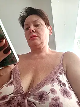 Snapshot of _lady_red_ chatting on March 18, 2025, 5:34 am lady red online show from March 18, 2025, 5:34 am