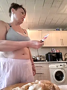 Snapshot of _lady_red_ chatting on March 11, 2025, 2:07 pm lady red online show from March 11, 2025, 2:07 pm