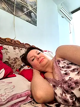 Snapshot of _lady_red_ chatting on February 28, 2025, 5:59 am lady red online show from February 28, 2025, 5:59 am