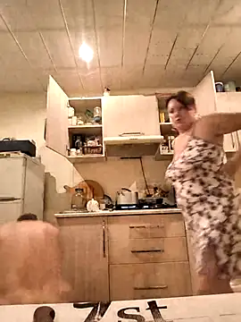 Snapshot of _lady_red_ chatting on March 13, 2025, 3:28 pm lady red online show from March 13, 2025, 3:28 pm