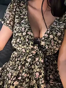 Cute crystal online show from February 4, 2025, 8:24 am