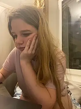 Snapshot of -MimmiLissa- chatting on September 20, 2025, 7:19 pm -MimmiLissa- online show from September 20, 2025, 7:19 pm