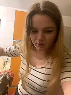 Snapshot of -MimmiLissa- chatting on November 9, 2025, 3:49 pm -MimmiLissa- online show from November 9, 2025, 3:49 pm