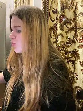 Snapshot of -MimmiLissa- chatting on October 15, 2025, 5:21 pm -MimmiLissa- online show from October 15, 2025, 5:21 pm