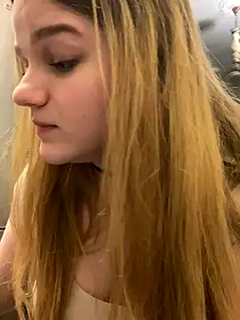 Snapshot of -MimmiLissa- chatting on November 28, 2025, 2:06 pm -MimmiLissa- online show from November 28, 2025, 2:06 pm