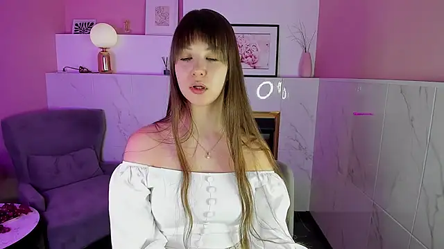 ElizaMild online show from February 18, 2025, 4:36 pm