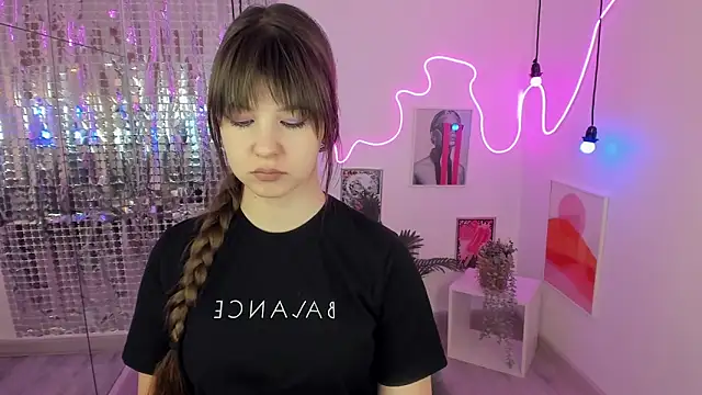 ElizaMild online show from March 2, 2025, 1:09 pm