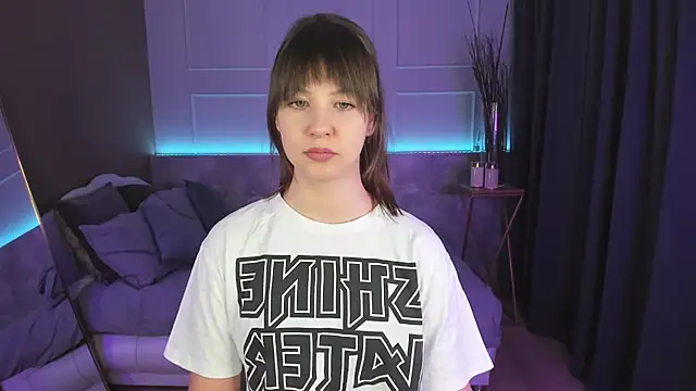 ElizaMild online show from February 23, 2025, 1:32 pm