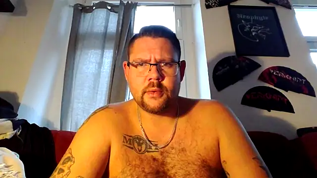 Snapshot of sexykevin17cm chatting on November 18, 2025, 2:42 pm sexykevin17cm online show from November 18, 2025, 2:42 pm