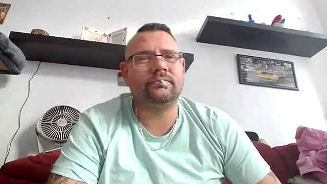 Snapshot of sexykevin17cm chatting on November 22, 2025, 11:20 am sexykevin17cm online show from November 22, 2025, 11:20 am